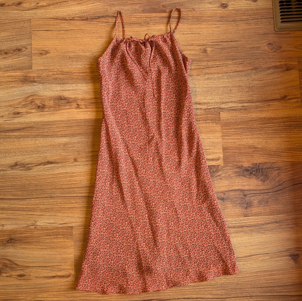 Petite Sophisticate Floral Midi Dress